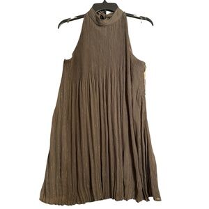 NWT Taylor & Sage Olive & Gold Pleated Flowy Sleeveless Top Size Large